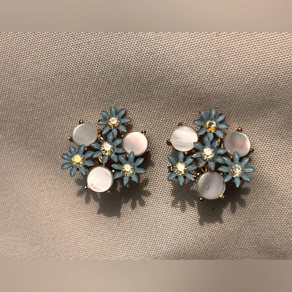Vintage Coro Flower Clip On Earrings Soft Plastic Aurora Borealis Rhinestone EUC